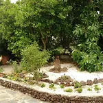 Charming House In With Shared Pool Dom wakacyjny