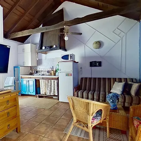 Charming House In With Shared Pool Сasa de vacaciones *