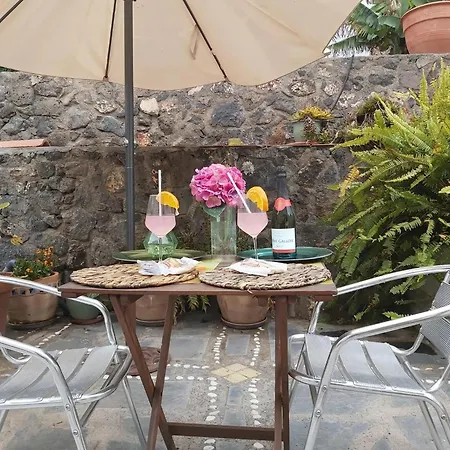 Charming House In With Shared Pool La Laguna (Tenerife)