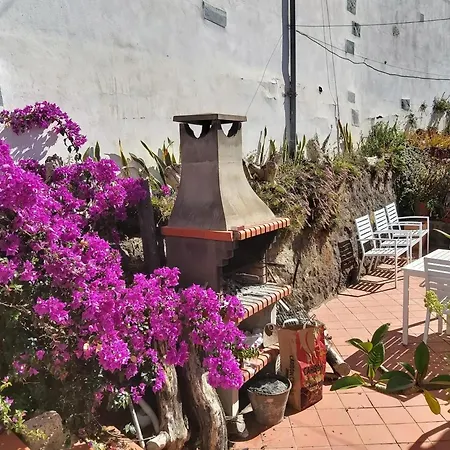 Vakantiehuis Charming House In With Shared Pool La Laguna (Tenerife)