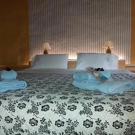 Charming House In With Shared Pool Vakantiehuis La Laguna (Tenerife)