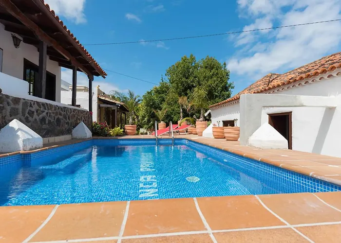 Semesterbostad Charming House In With Shared Pool La Laguna (Tenerife)