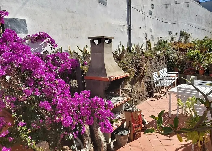Semesterbostad Charming House In With Shared Pool La Laguna (Tenerife)