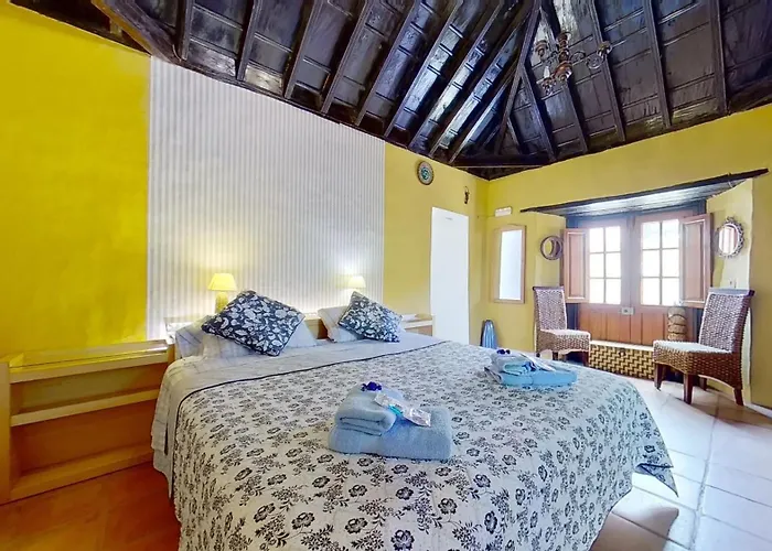 Semesterbostad Charming House In With Shared Pool