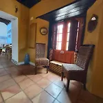 Charming House In With Shared Pool *