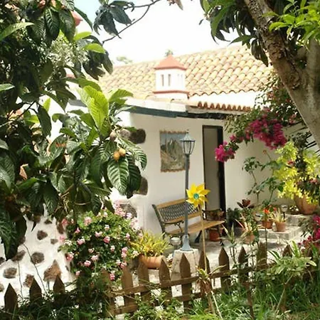 Charming House In With Shared Pool Дом отдыха Сан-Кристобаль-де-Ла-Лагуна