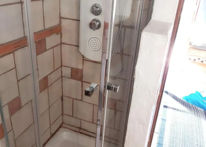 Charming House In With Shared Pool *